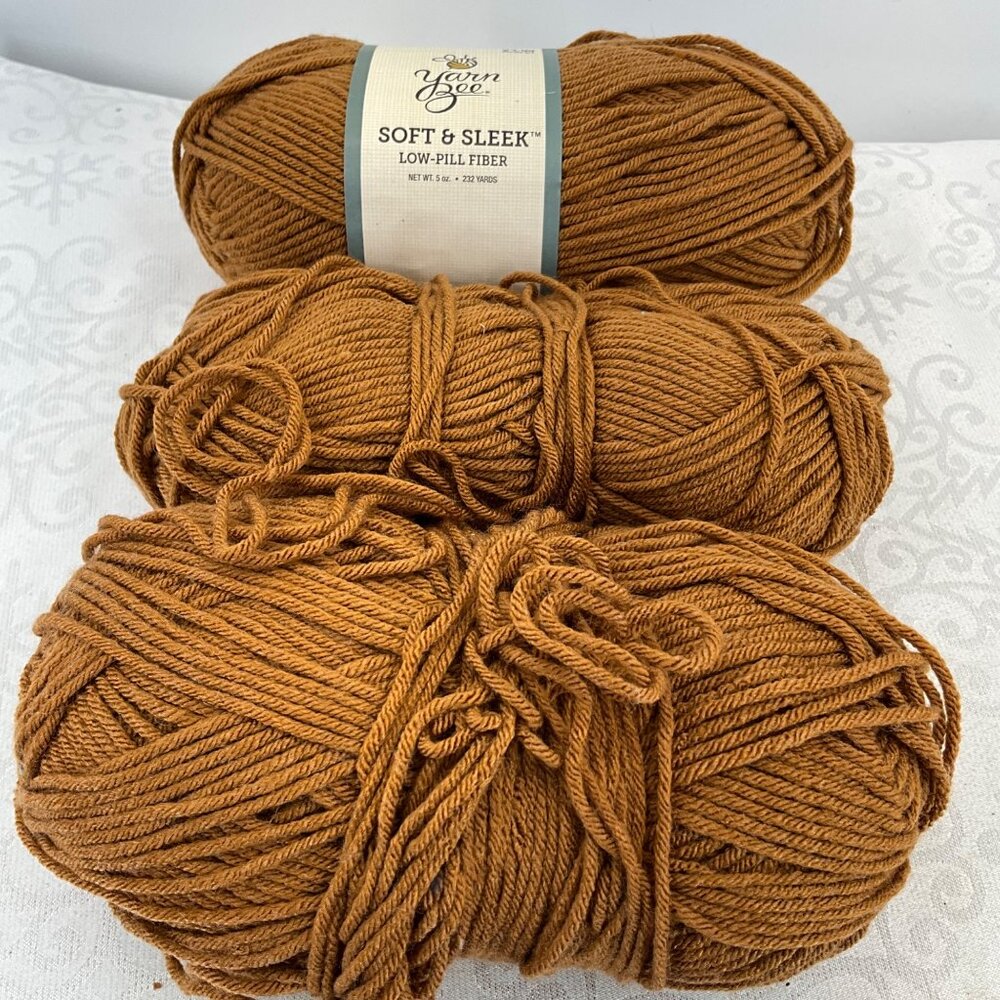 Yarn‎ Bundle Bee Soft & Sleek Low-Pill Fiber Yarn Tobacco 210 5 Oz 232 Yards